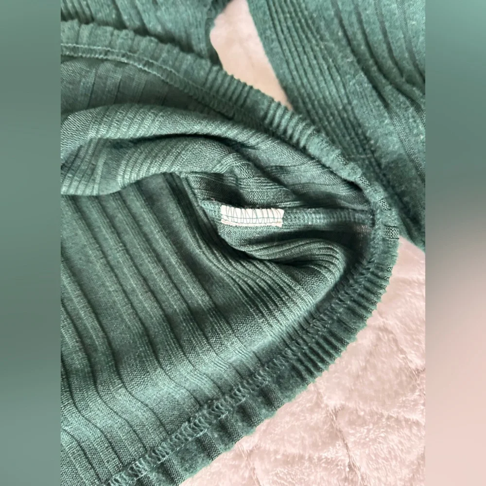 SHEIN | Dark Green Rib Knit Lightweight Sweater with Pearl Detail | Size Small - Picture 10 of 10
